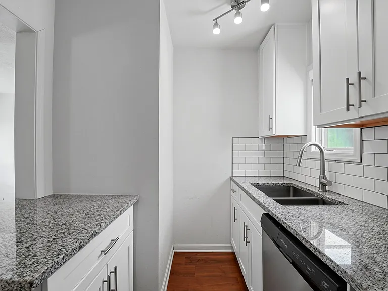 342 W Culver St #7 — Photo 10