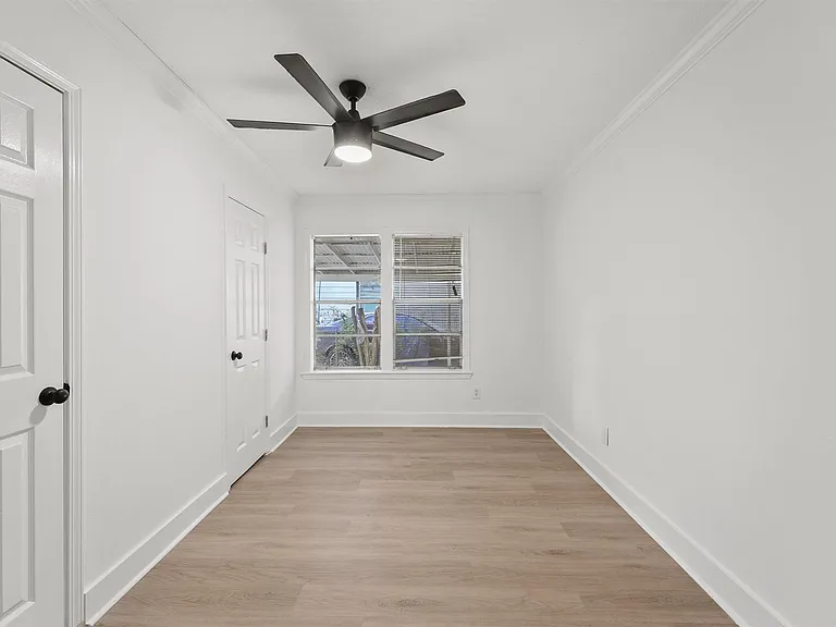 4029 Lucille St — Photo 14