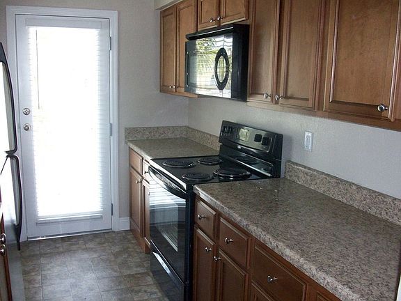 3rd image of 1537 Eden Isle Blvd NE APT 169