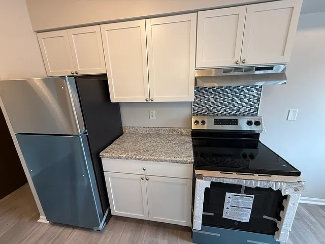 208 W Lansing Rd #8 — Photo 15