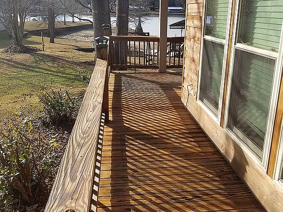3rd image of 1112 Lakeshore Dr