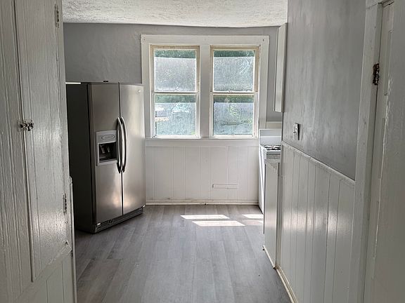 3rd image of 1502 Long Ave #1