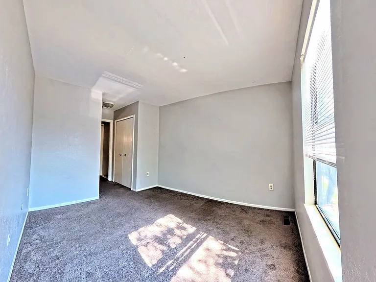 24837 Auburn Ln — Photo 11