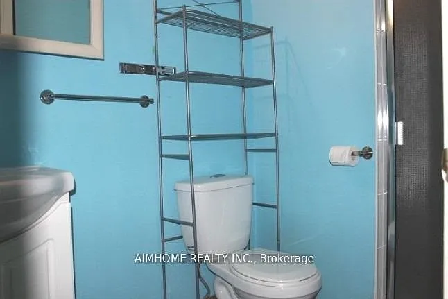 137 Irenemount Cres #UPPER — Photo 8