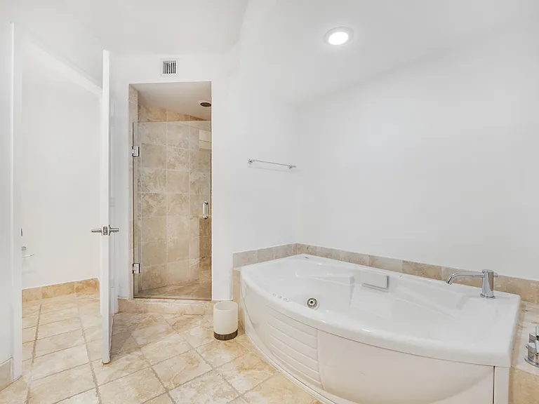 18201 Collins Ave #1705 — Photo 11