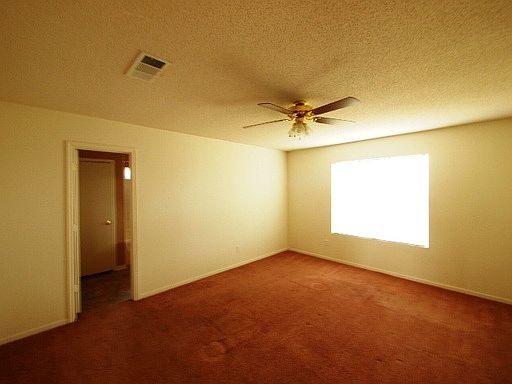 4th image of 4608 Lloyd Dr