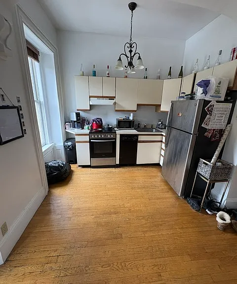 523 Columbus Ave #D — Photo 2