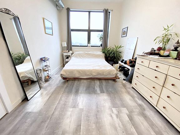 5th image of 4809 N Leavitt St #6