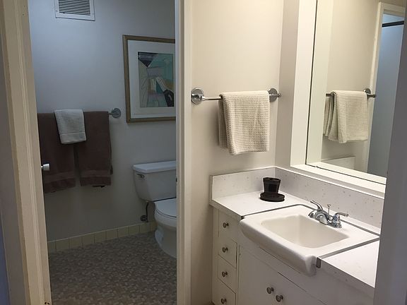 4th image of 2500 Kalakaua Ave APT 1402