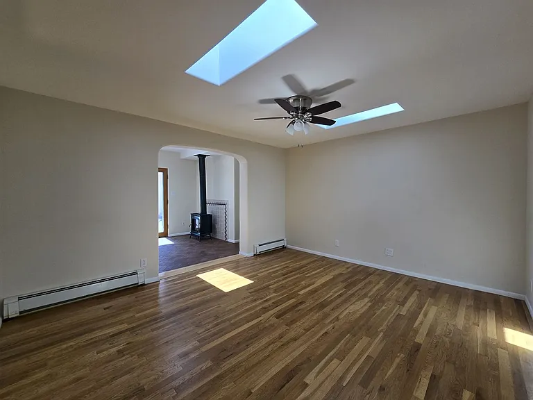 4557 Trinity Dr — Photo 8