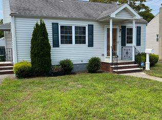 17 Eisenhower Dr, Sayreville, NJ