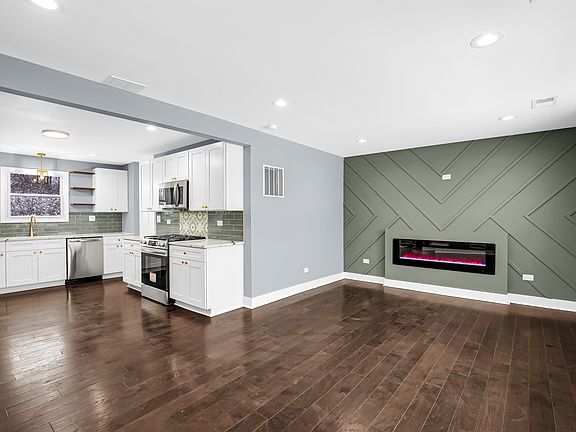 3rd image of 4904 Sunset Ln