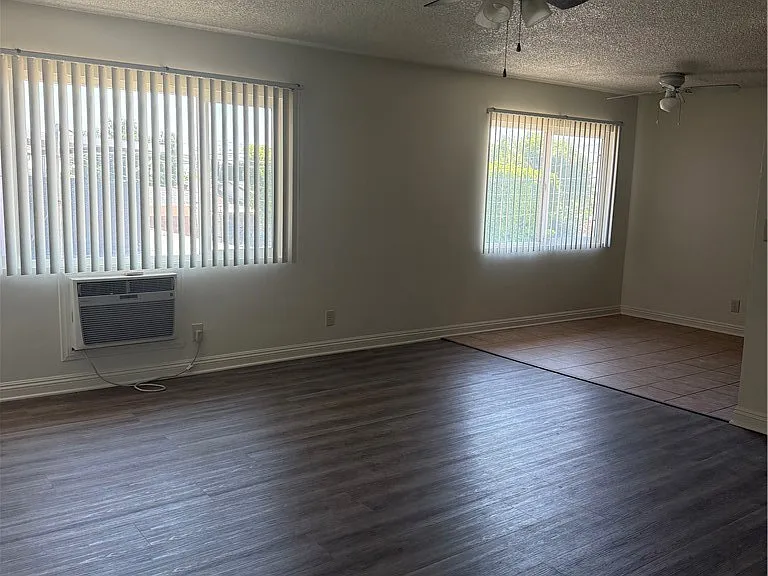 914 W Pine St — Photo 4