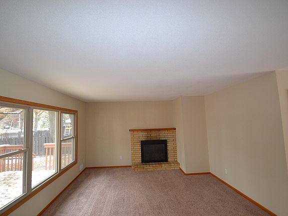 3rd image of 13162 Johnson St NE