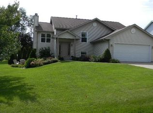 1709 Candlewick Dr SW, Poplar Grove, IL 61065