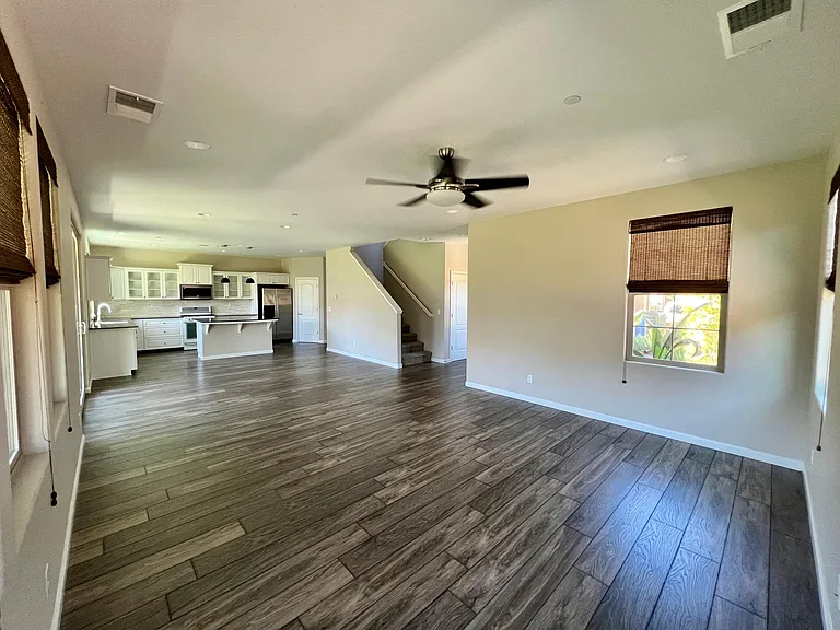 3558 Sussex Ave — Photo 6