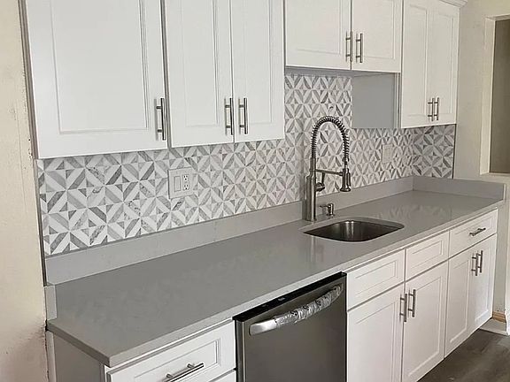 4th image of 45 Green St