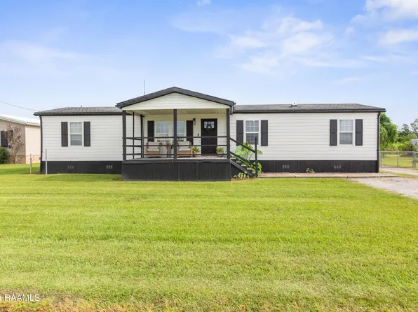 4809 Autumn Ln, Jeanerette, LA 70544