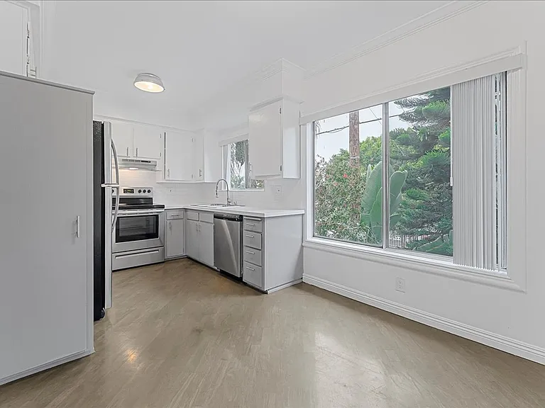 11661 Erwin St #8 — Photo 1