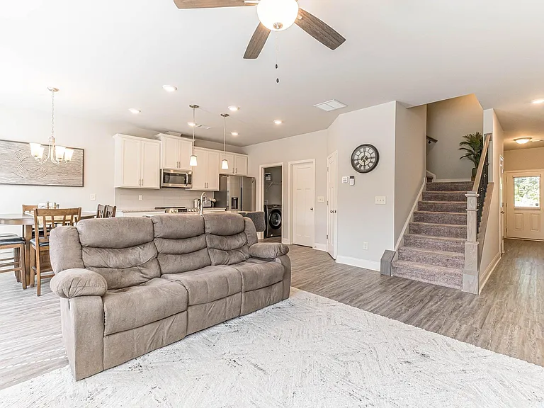 1380 Sugar Glen Ct — Photo 32