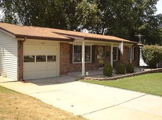 1540 Saint Anthony Ln, Florissant, MO 63033