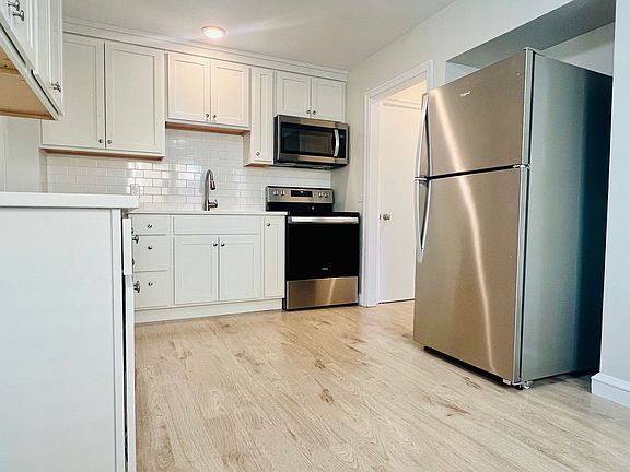2nd image of 167 Norwood Ave APT 1
