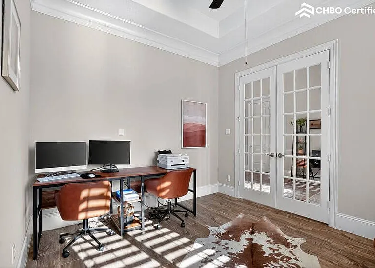 Home office with classic design
