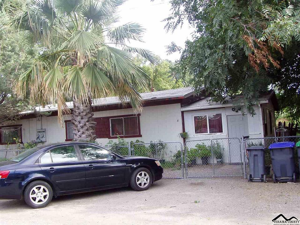 2nd image of 25218 N Center St
