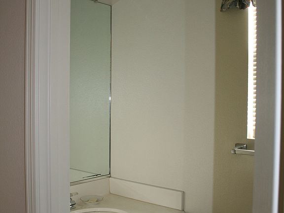 5th image of 1723 Sunflower Ave #A