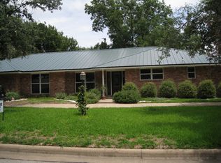 904 Edgecliff Dr, Bedford, TX 76022