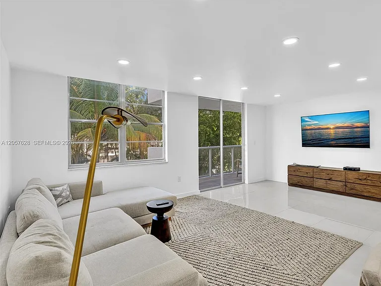 10000 W Bay Harbor Dr #201 — Photo 9