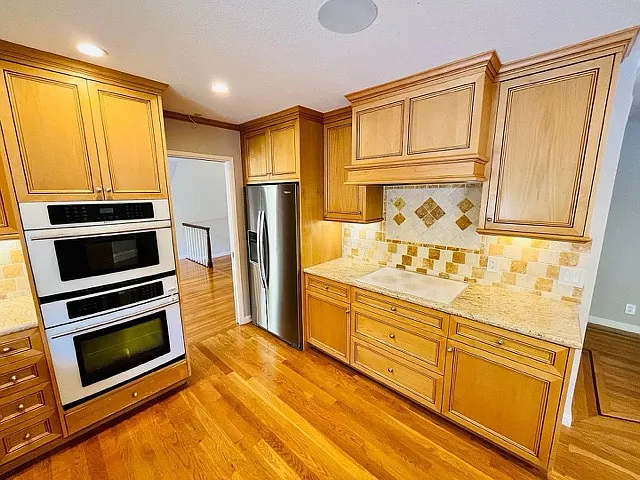 3426 Brittan Ave — Photo 8