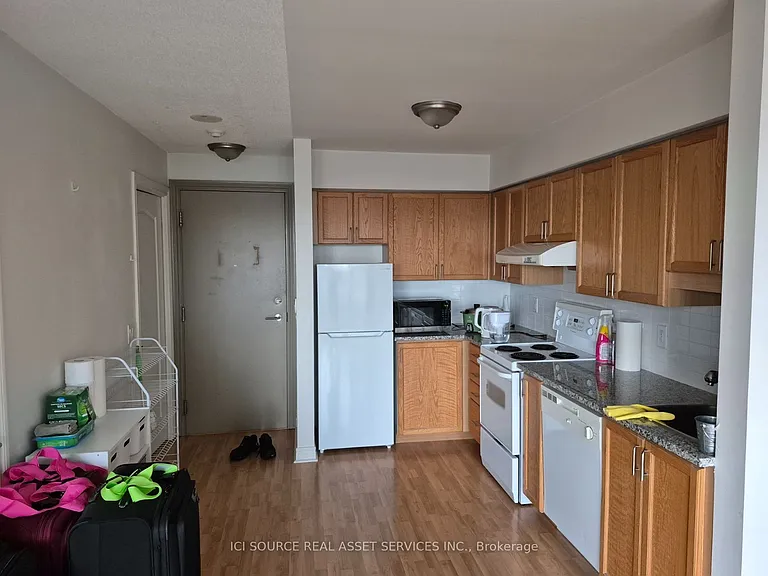 70 Town Centre Ct #614 — Photo 7
