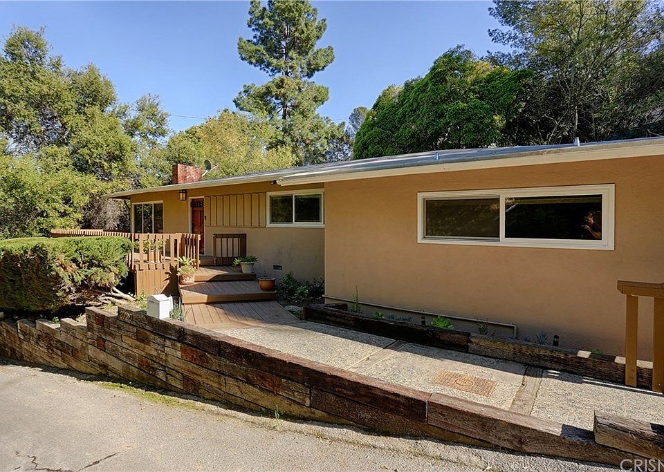 1st image of 3720 Broadlawn Dr