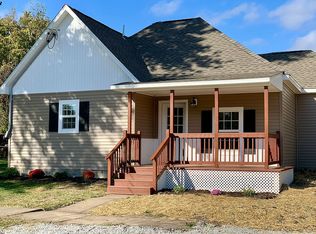 519 E Bird St, Hamilton, MO 64644