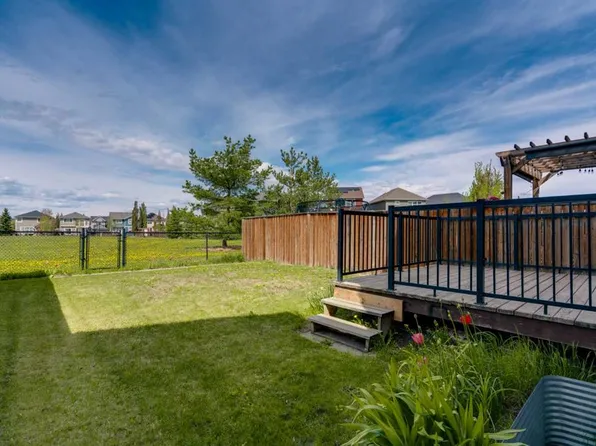 245 E Auburn Crest Way SE, Calgary, AB T3M 1T6