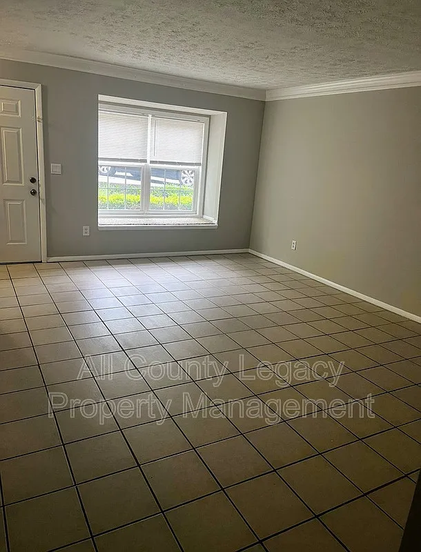 2 bed, 1.5 bath, 1152 sqft, $1,195 — Photo 2