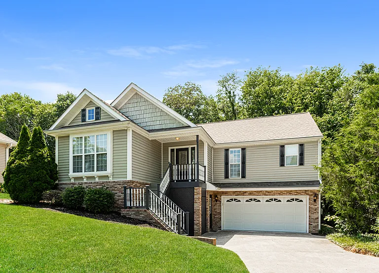 220 Konawa Ln — Photo 1