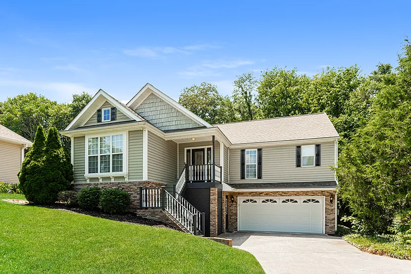 220 Konawa Ln