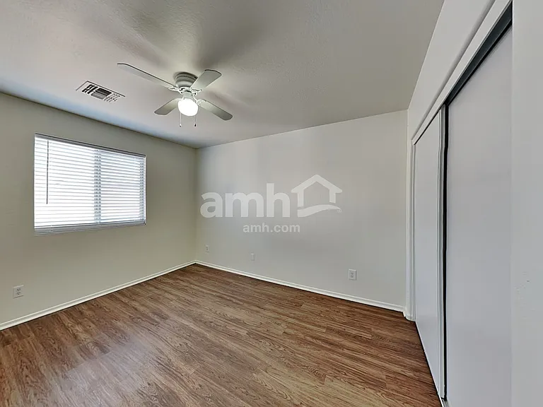 5211 W Warner St — Photo 16