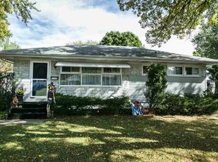 2042 Deborah Dr, Dubuque, IA 52001