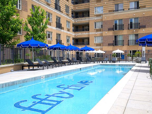 2nd image of 55 Riverwalk Pl APT 938