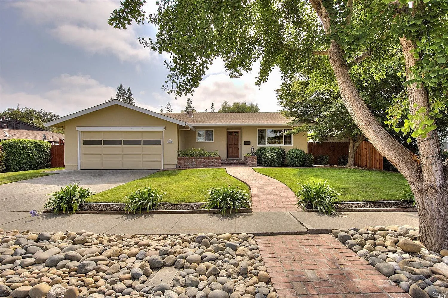 1215 Rubicon St photo 1