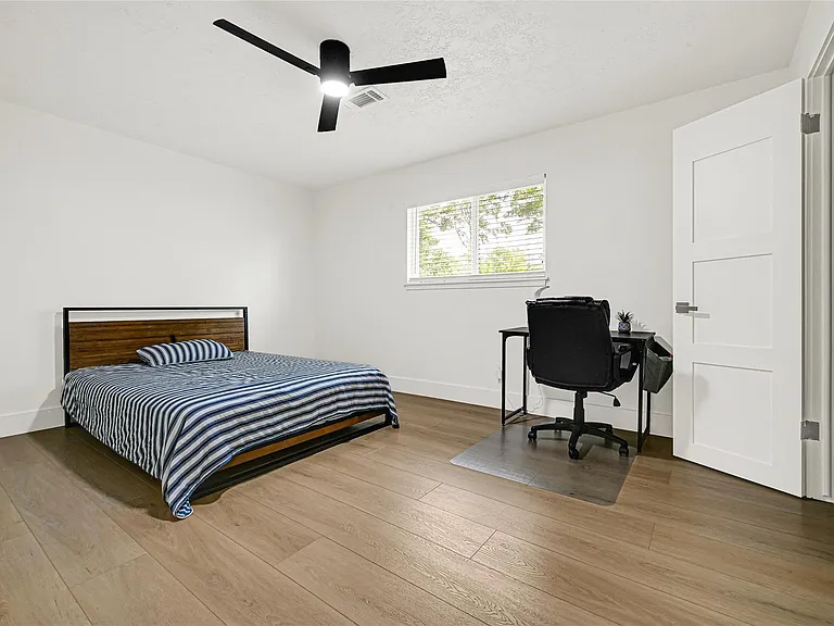 723 Loire Ln — Photo 16