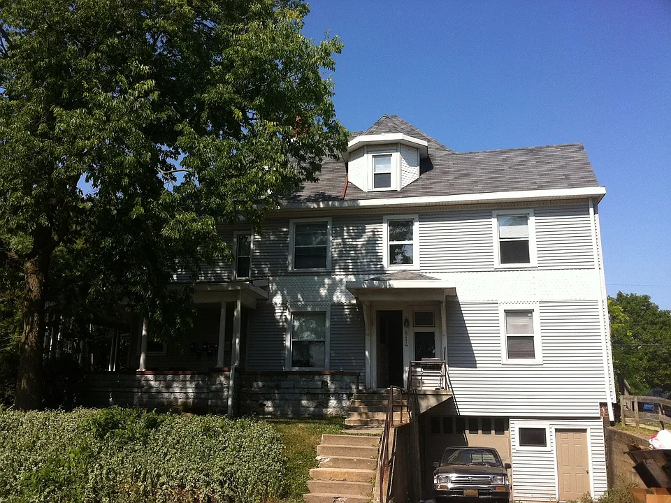 814 N 10th St