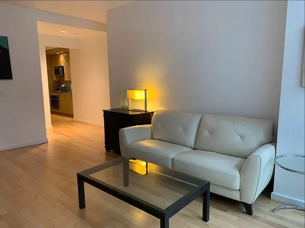 1600 Broadway APT 11F, New York, NY 10019