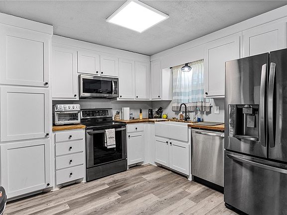 3rd image of 256 Candyce Dr #3