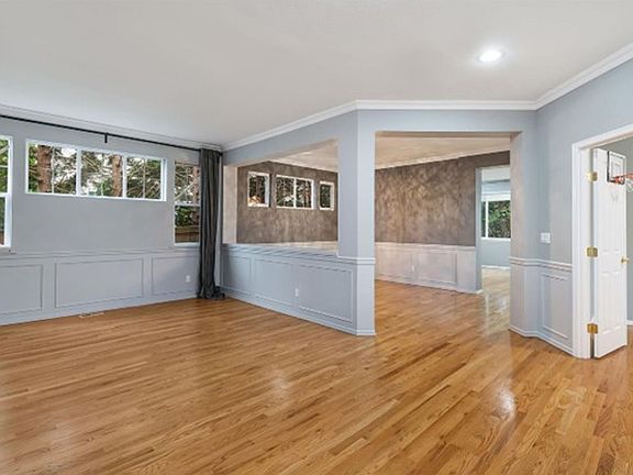 4th image of 1314 226th Ct SE