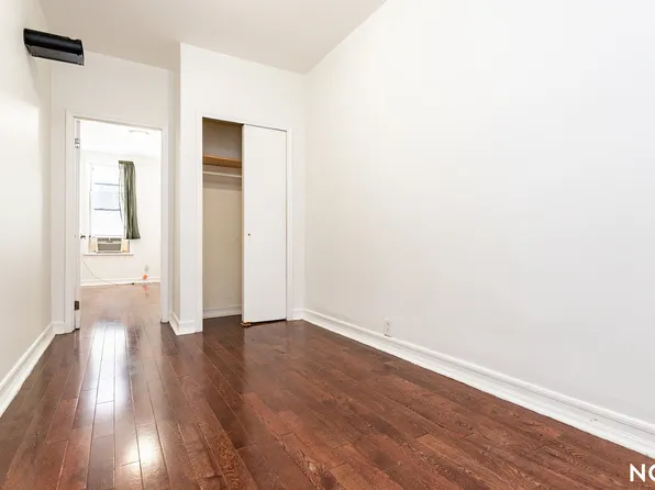 355 Stockholm Street image 9 of 20