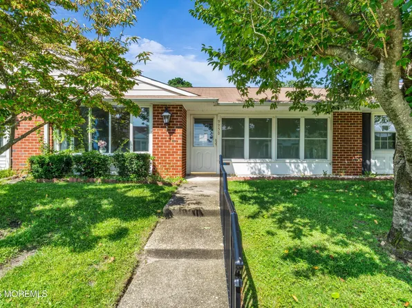 995 Argyll Circle #B, Lakewood, NJ 08701